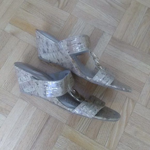 Wedge sandals - Picture 2 of 2